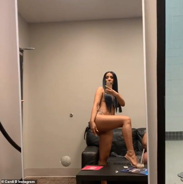 Cardi B’nin çıplak fotoğraflarına Instagram bile dayanamayıp kaldırdı