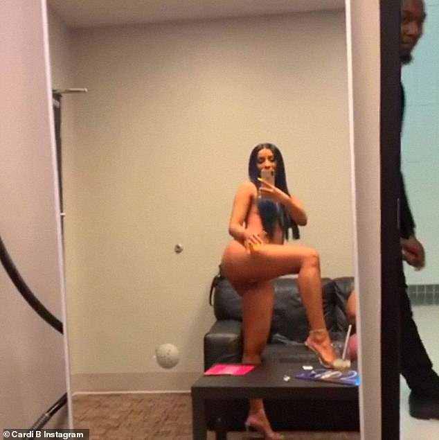 Cardi B’nin çıplak fotoğraflarına Instagram bile dayanamayıp kaldırdı