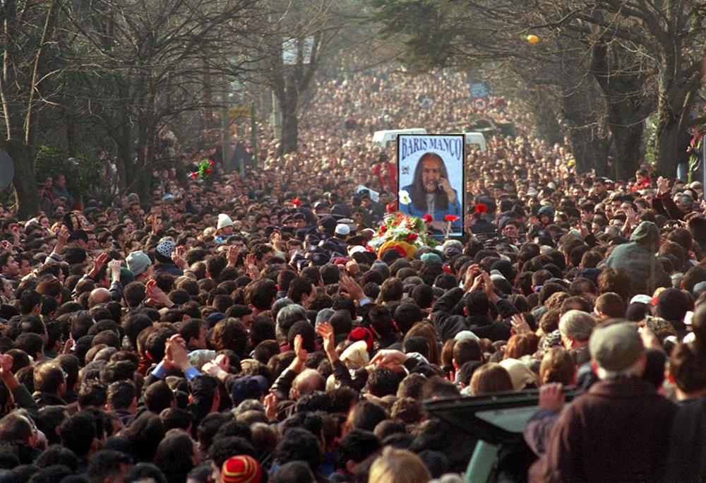 Barış Manço kimdir? Ne zaman ve neden öldü? Eşi ve çocukları kimdir?