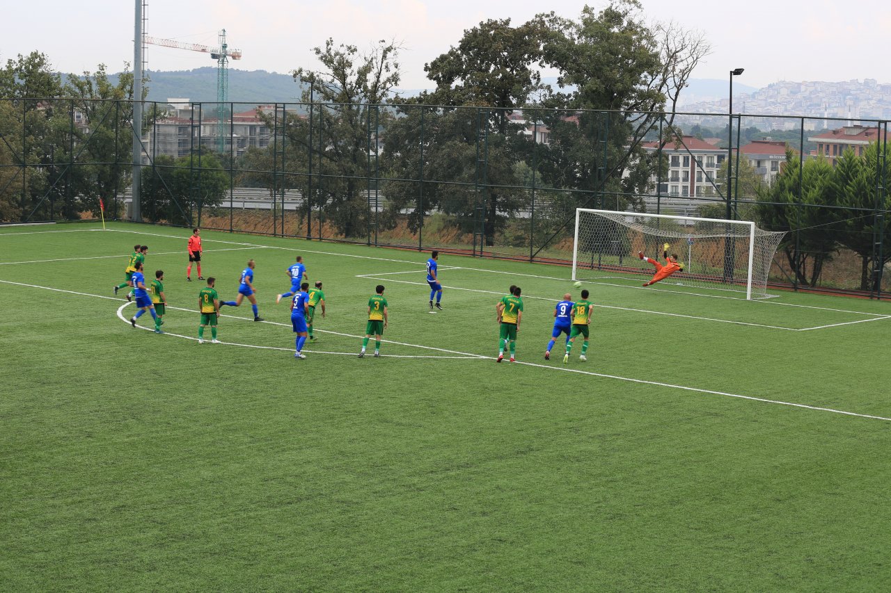 Çekmeköy Belediyesi Alemdağspor, Ayazağaspor'u 6-1 mağlup etti