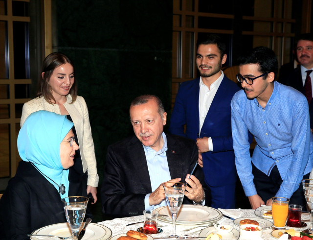 cumhurbaskani-erdogan-2-bakanligin-10922692_3457_m.jpg