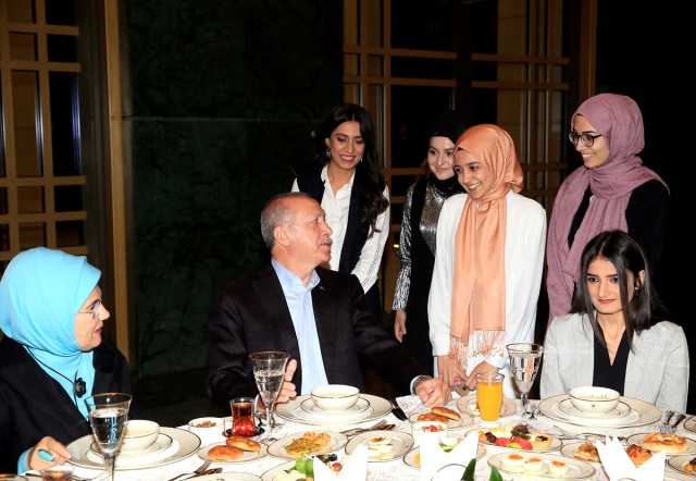 cumhurbaskani-erdogan-2-bakanligin-10922692_425_m.jpg