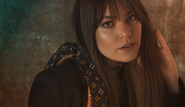 Aslı Enver Murat Boz'dan kaçtı