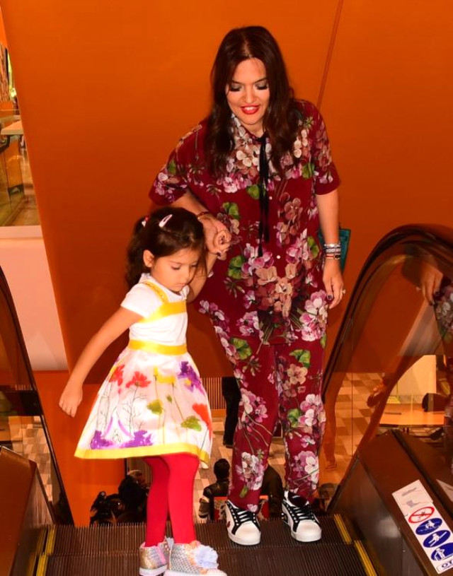 Demet Akalın'ın kızı Hira Yeni Gelin dizisinde oynayacak!