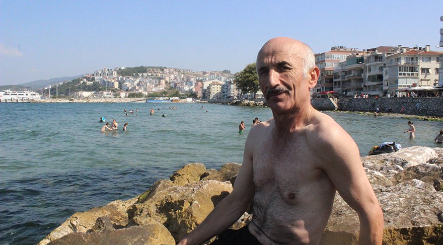 Boğuluyor numarası yaptı ama kimse yardım etmedi!