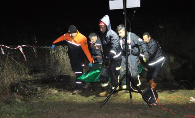 Denizli'de Otomobil Gölete Uçtu! 5 Ölü 1 Yaralı 