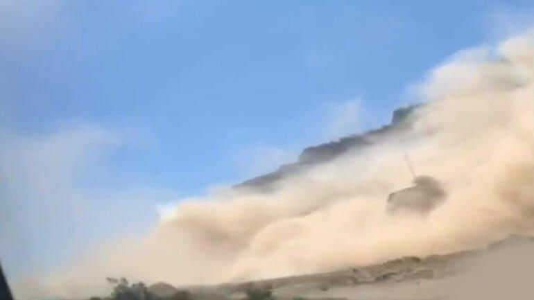 Denizli'de deprem! Bir çok ilde hissetti... Enkaz altında kalanlar var!