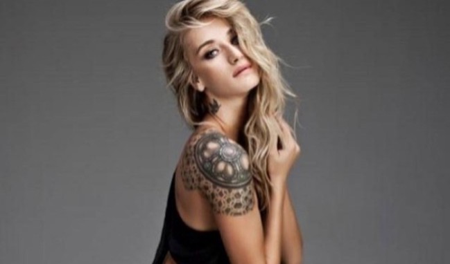 İki erkek arasında dans eden Didem Soydan'dan açıklama 'Biz ona tost diyoruz'