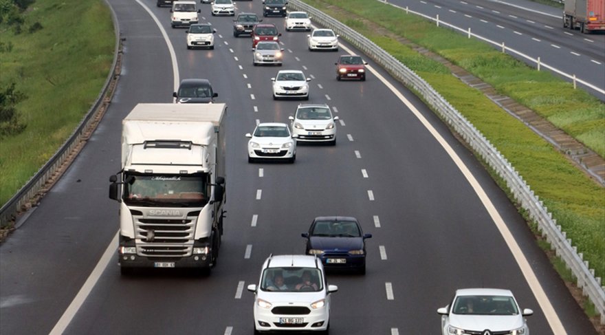 Bayram tatili dönüş trafiği başladı