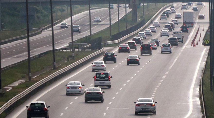 Bayram tatili dönüş trafiği başladı