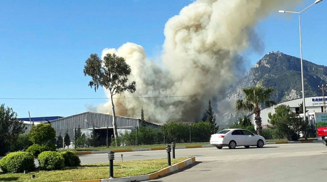 Dünyanın En Lüks Yatlarının Üretildiği Merkezde Büyük Yangın!