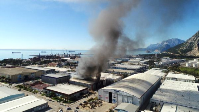 Dünyanın En Lüks Yatlarının Üretildiği Merkezde Büyük Yangın!