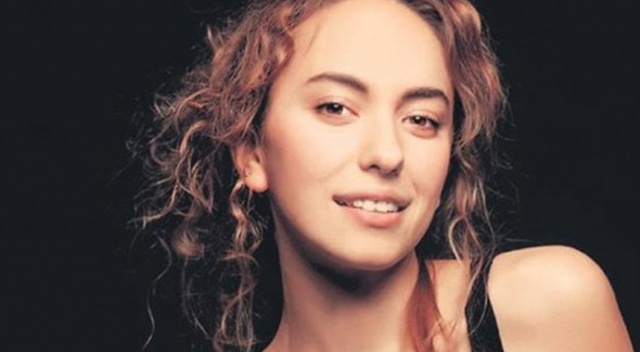 Duygu Sarışın Kimdir | Çağatay Ulusoy İle Nasıl Barıştılar?