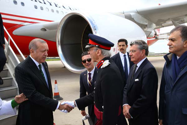 Cumhurbaşkanı Erdoğan İngiltere'de böyle karşılandı
