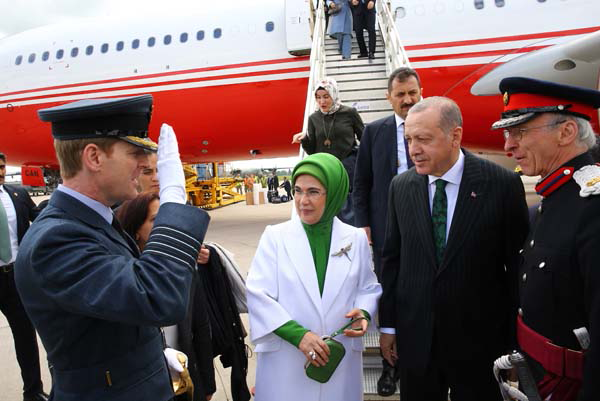 Cumhurbaşkanı Erdoğan İngiltere'de böyle karşılandı