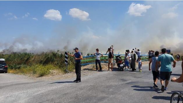 Edremit alev alev yanıyor! Yerleşim yerlerine yaklaştı...