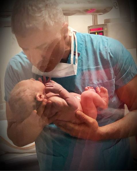 Özcan Deniz kızıyla birlikte fotoğraf paylaştı, işte Özcan Deniz'in kızı