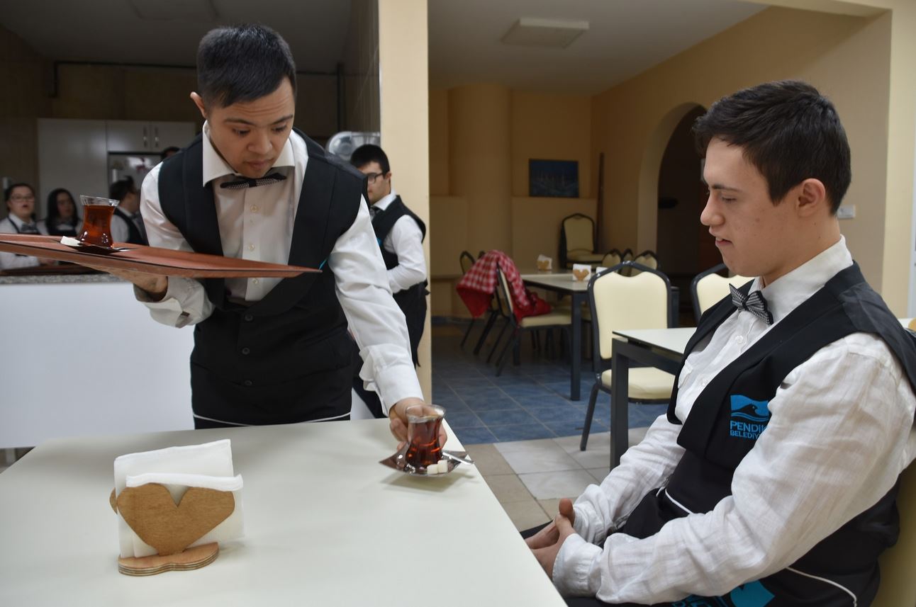 Pendik'te Özel Çocuklara Servis Komisi Kursu