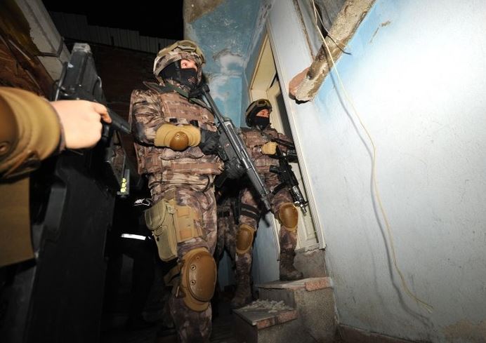 Bursa'da 4 bin polisle uyuşturucu ve terör operasyonu