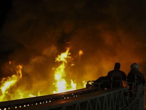 Ankara'da tarihi Hamamönü'nde yangın