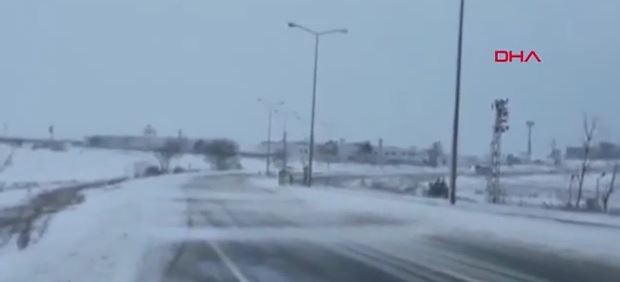 Uçuşlara Kar engeli! Bir çok sefer iptal edildi