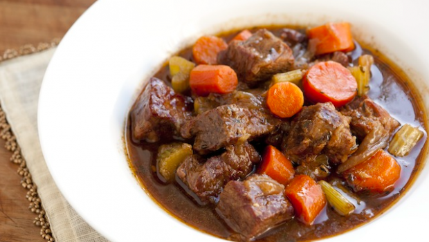 Kurban etinden yahni nasıl yapılır? Lezzetli yahni tarifi