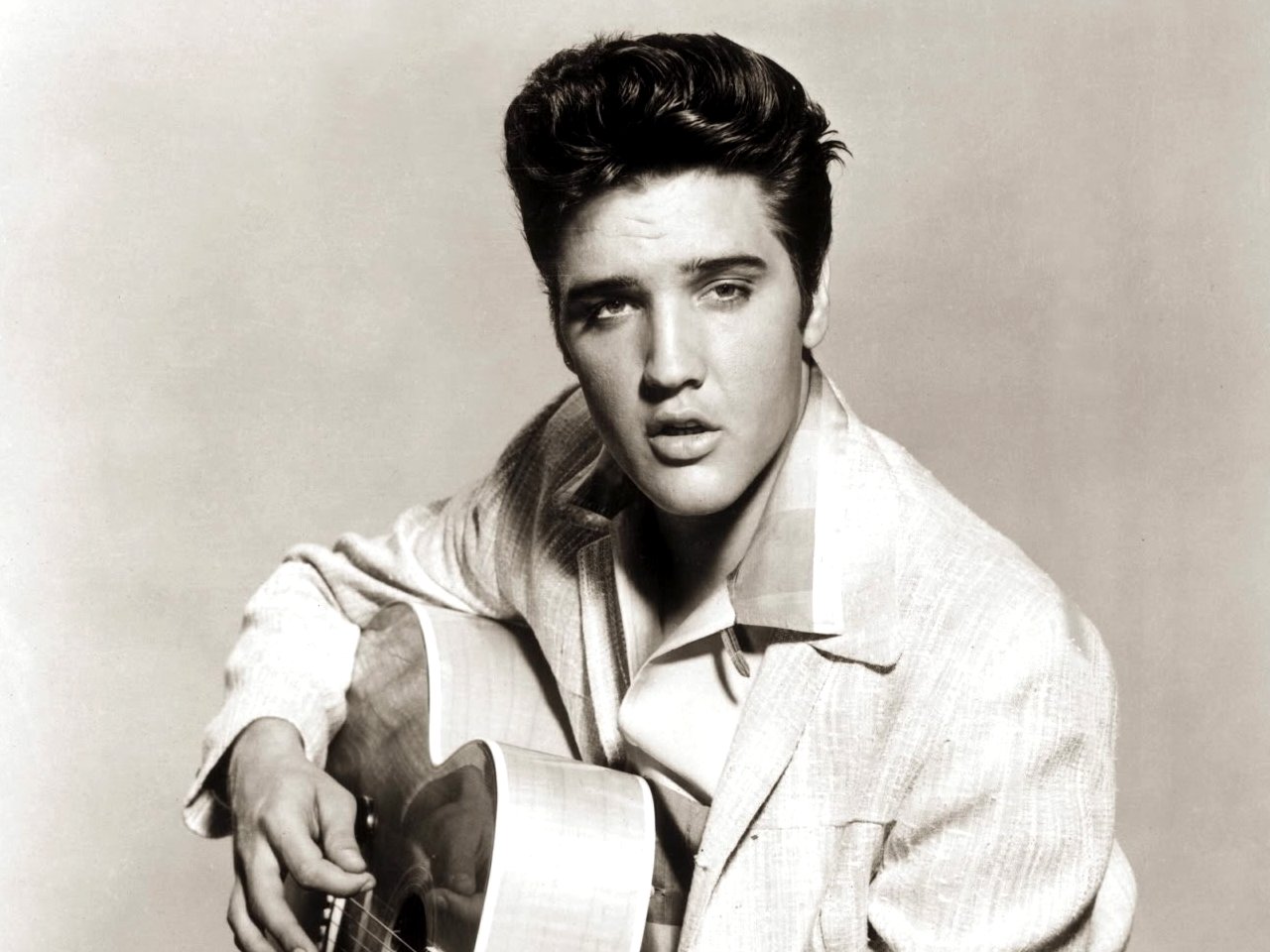 Elvis Presley kimdir? Neden öldü?