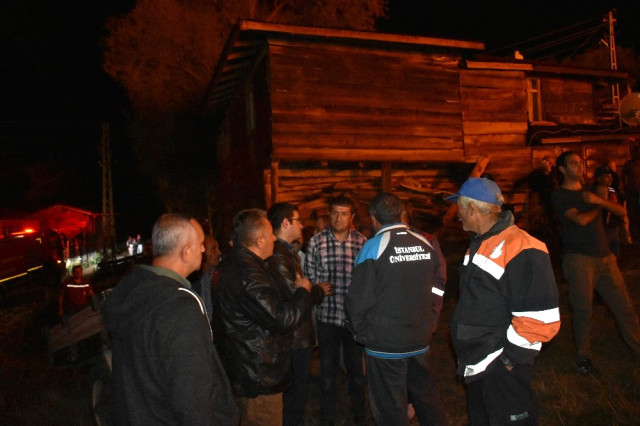 Kastamonu'daki yangında 8 ev küle döndü