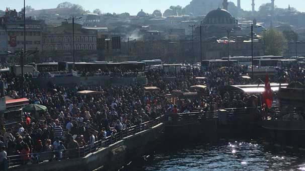 Eminönü'de Balık-Ekmek İzdihamı!