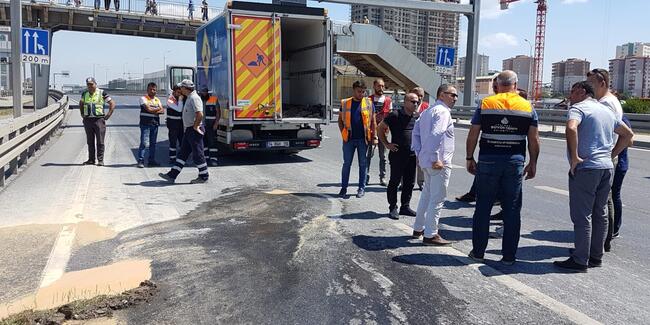 D-100 Karayolu'nda çökme! Yol trafiğe kapatıldı...