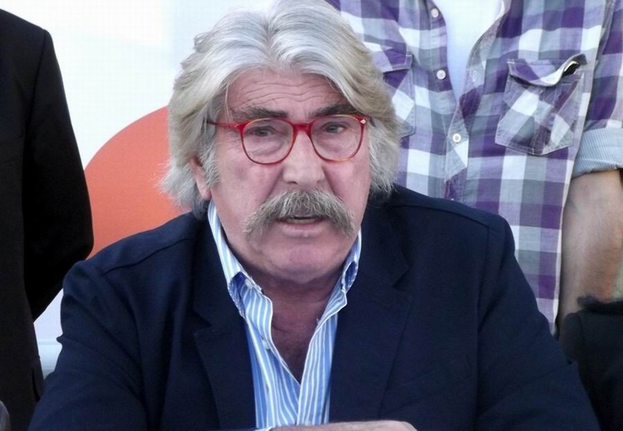 Ünlü oyuncudan meslektaşlarına gönderme: Rol gereği öpüşmeyenleri anlamıyorum, ben öpüşürüm!