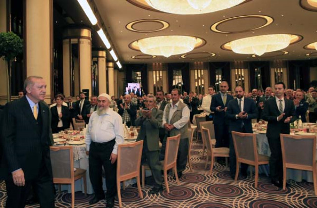  Cumhurbaşkanı Erdoğan: Başlarını inlerinde ezeceğiz