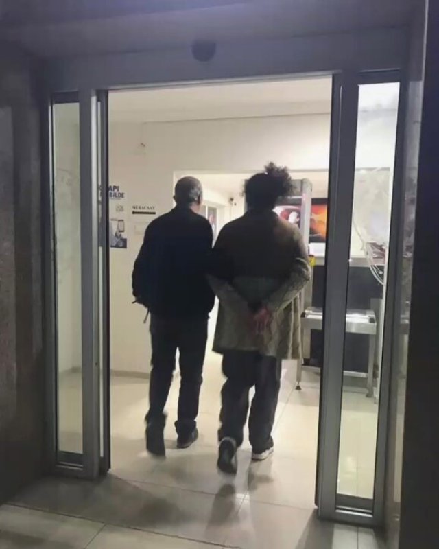 Gaga Bulut sadece erkek değil, kız çocuklarını da öpüştürmüş