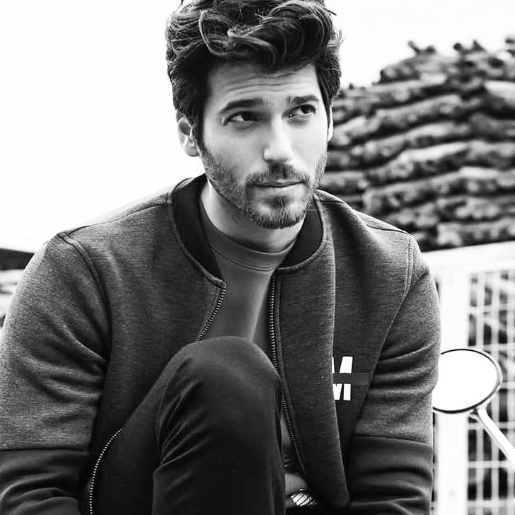 Can Yaman kimdir? Aslen nereli? Kaç yaşında? Kiminle sevgili