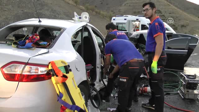Erzincan'da feci trafik kazası: 3 çocuk 7 kişi öldü