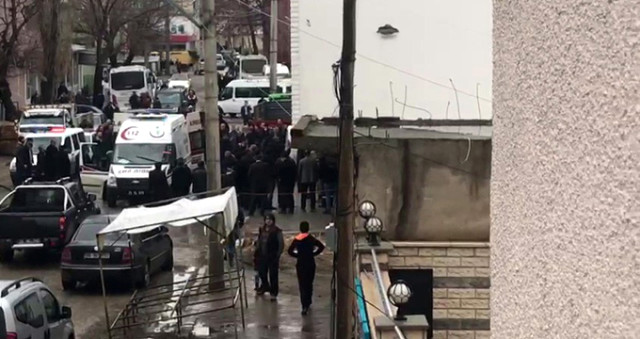 İki Aile Silahlı Kavgaya Tutuştu Ortalık Kan Gölüne Döndü