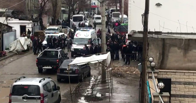 İki Aile Silahlı Kavgaya Tutuştu Ortalık Kan Gölüne Döndü