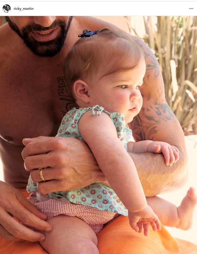 Eşcinsel olduğunu açıklayan Ricky Martin kızının yüzünü ilk kez paylaştı