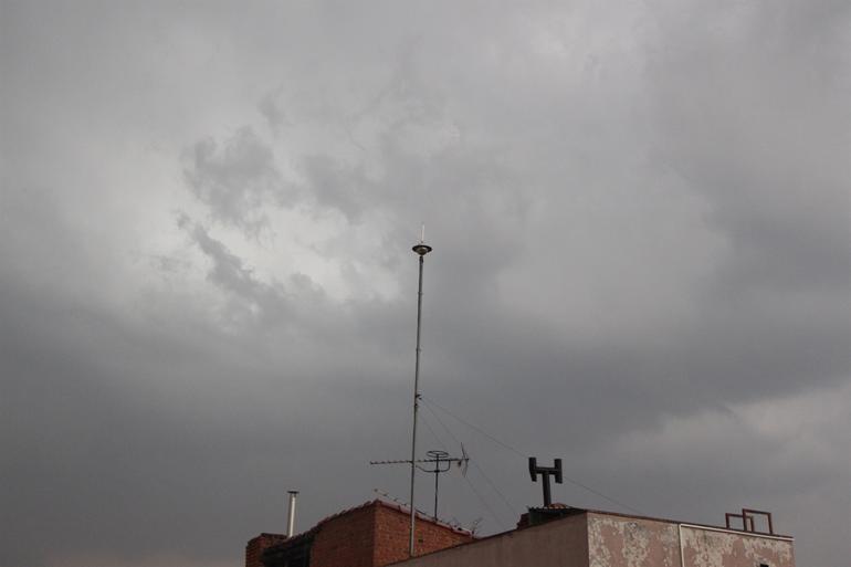 Eskişehir'i sağanak ve fırtına vurdu