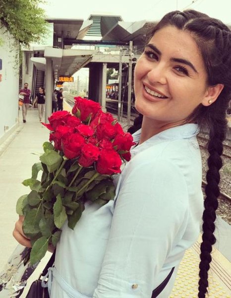 Hanife Gürdal'dan bikinili poz