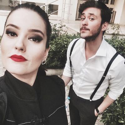 Ünlü çiftten müjdeli haber geldi! İkiz bebekleri olacak!