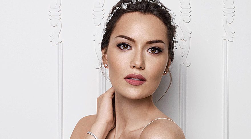 Fahriye Evcen, Burak Özçivit'i Hangi Dünya Yıldızından Kıskandı