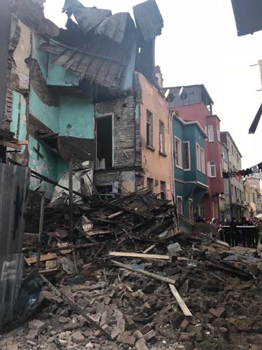 Fatih Balat'ta bina neden çöktü? Nerede çöktü?