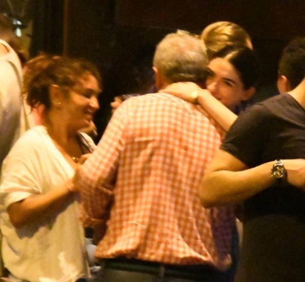 Hazar Ergüçlü kimdir? Sevgilisi Onur Ünlü ile böyle görüntülendi