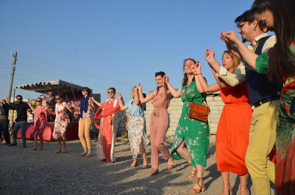 Hakkari Yüksekova'ya Fransız gelin