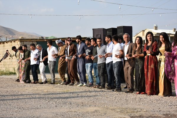 Hakkari Yüksekova'ya Fransız gelin