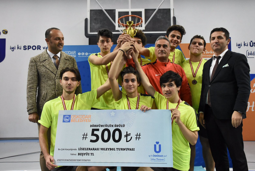 Üsküdar Belediyesi'nin düzenlediği Liselerarası Voleybol Turnuvası'nın şampiyonu belli oldu