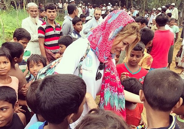 Gamze Özçelik kimdir? Gamze Özçelik tesettürlü fotoğrafları