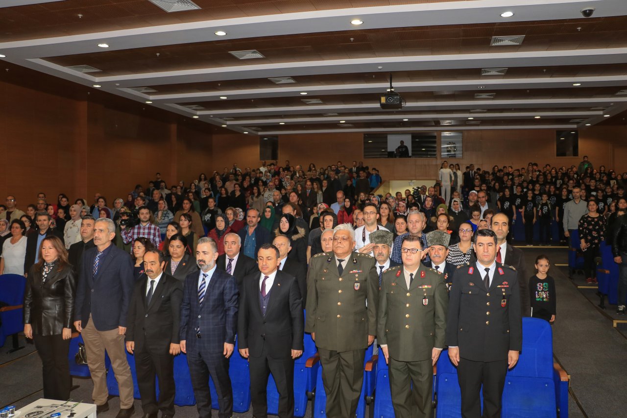 Çekmeköy Belediyesi Mustafa Kemal Atatürk'ü saygı ve özlemle andı