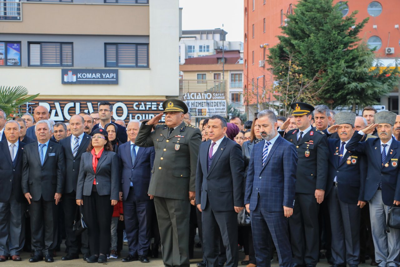 Çekmeköy Belediyesi Mustafa Kemal Atatürk'ü saygı ve özlemle andı